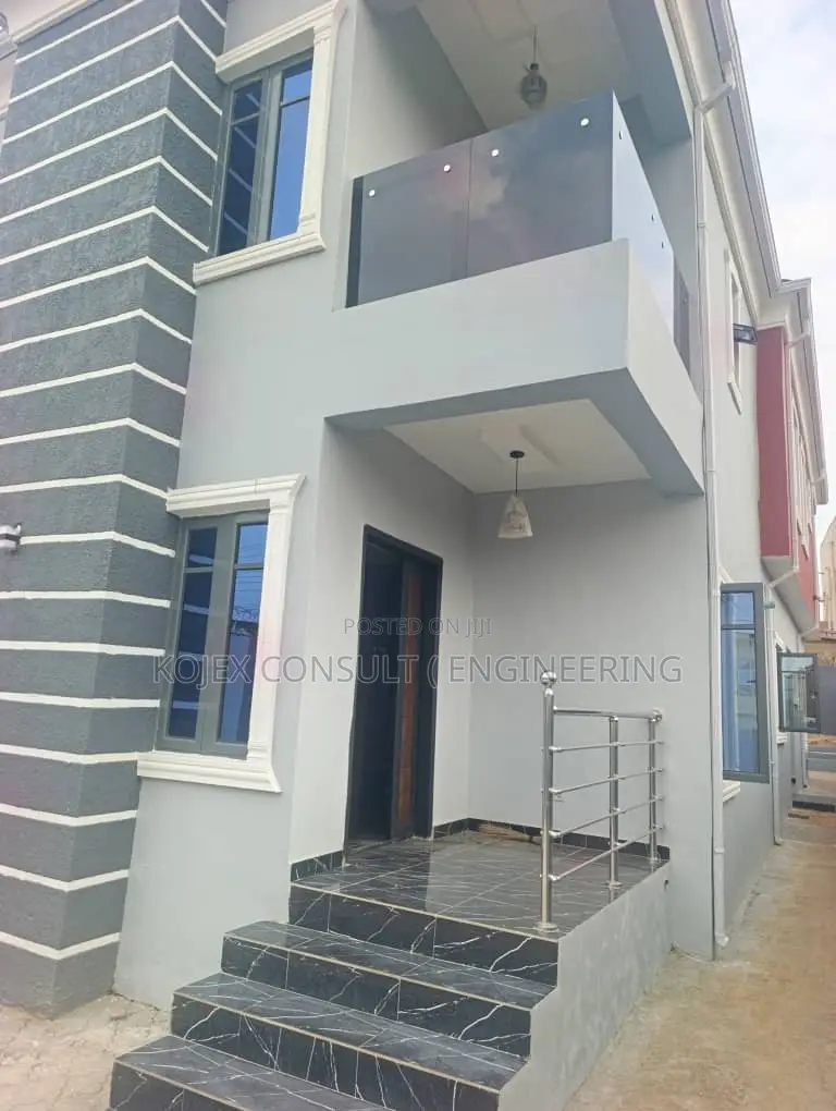5bdrm Duplex in Ogba for sale in Ogba