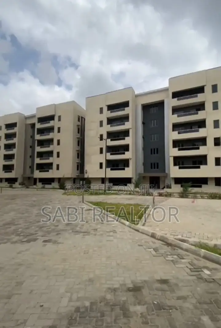 Furnished 2bdrm Apartment In Surulere, Ogunlana For Sale in Ogunlana