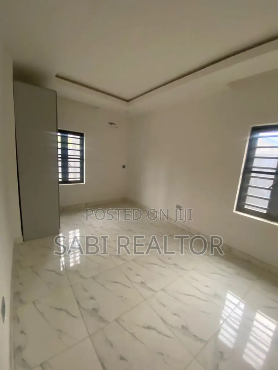 Furnished 3bdrm Apartment in Bode Thomas for sale in Bode Thomas