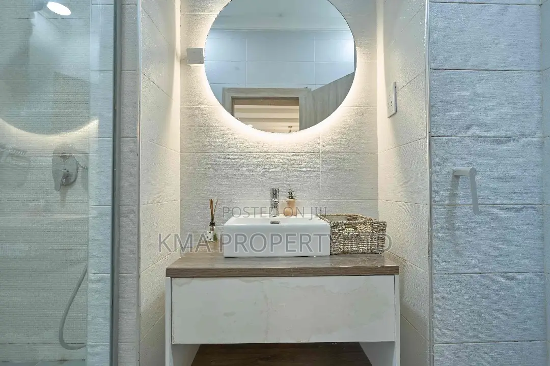 Beautifully Furnished 2 Bedroom Apartment With Ps5 and Pool in Lekki Phase 1