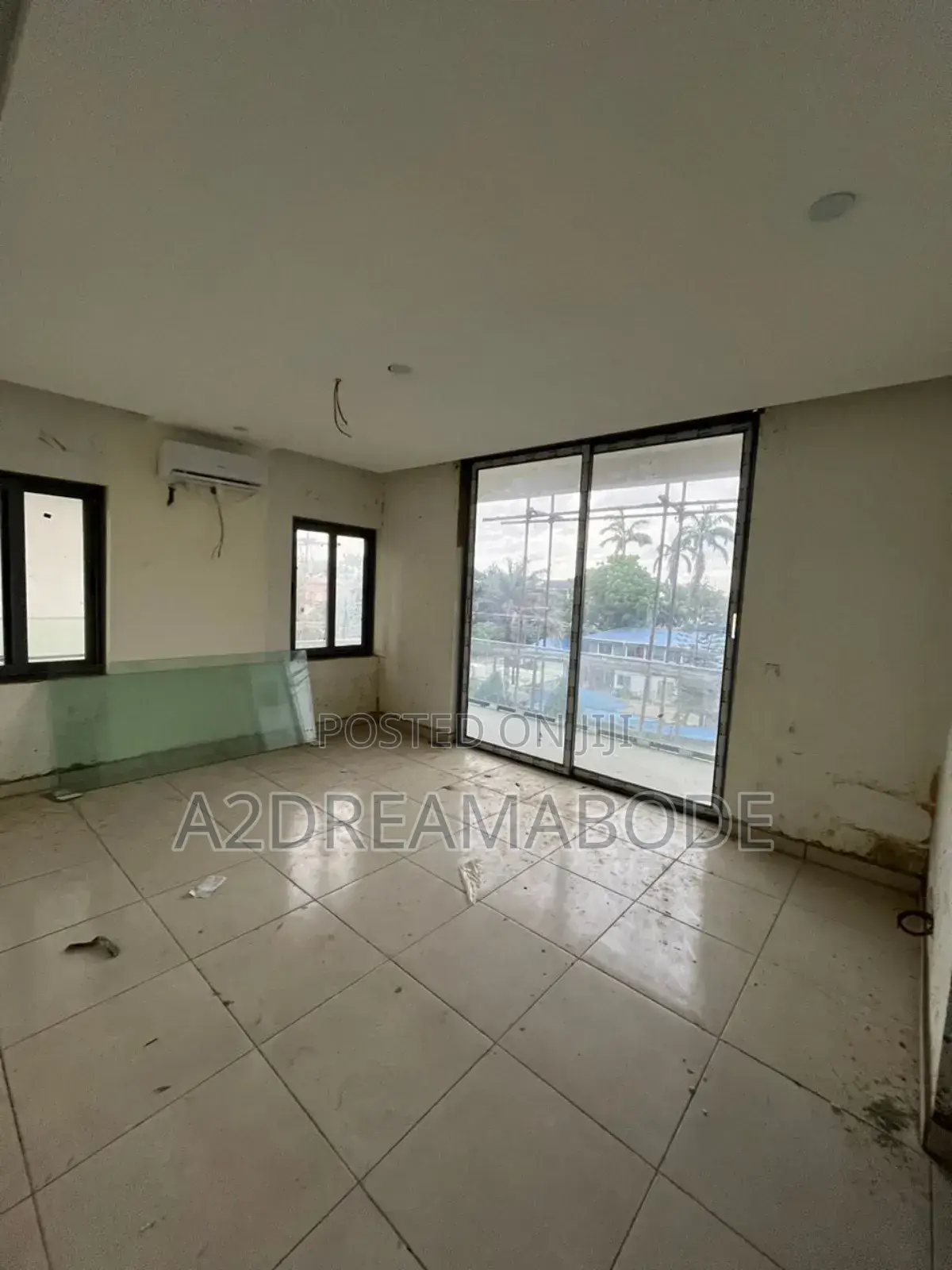 3bdrm Apartment in Ikeja Gra for rent in Ikeja