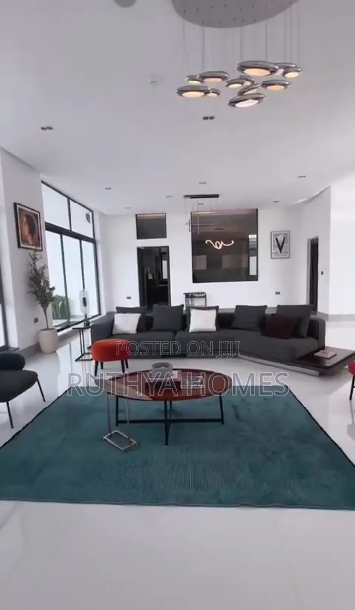 8bdrm Duplex in Asokoro for sale in Asokoro