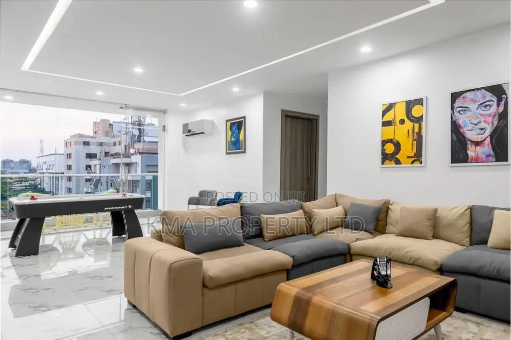 Luxurious 2bedroom Apartment With City View, Swimming Pool and Snooker in Victoria Island