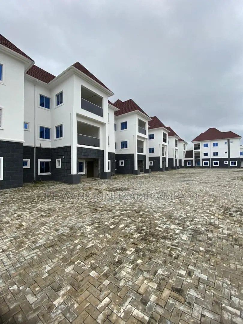 4bdrm Townhouse/Terrace in Dawaki for sale in Dawaki