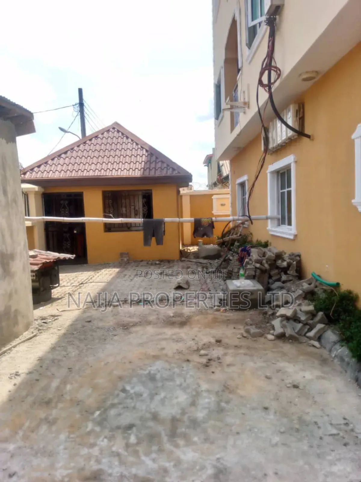 3bdrm Block of Flats in Badore, Ajah for sale in Ajah