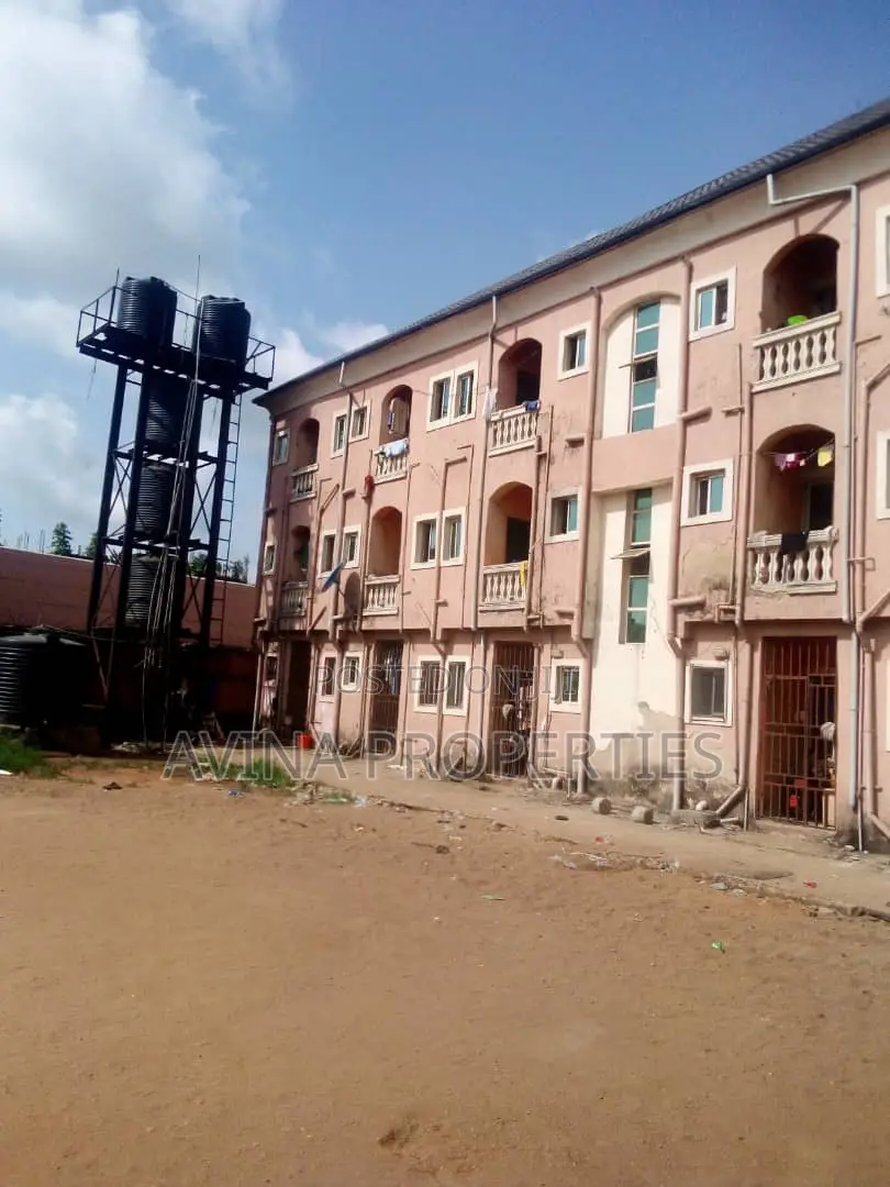 30 Rooms All en-Suite With Extra One Plot on It for Sale in Owerri in Owerri