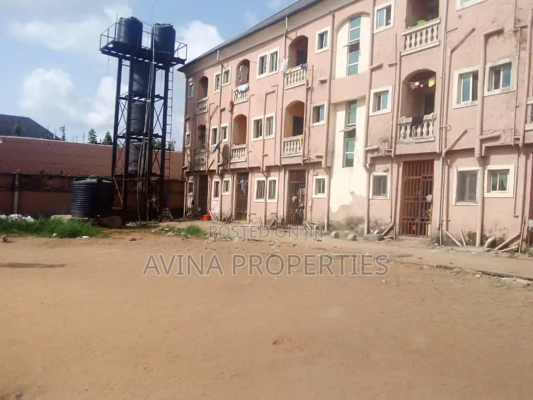 30 Rooms All en-Suite With Extra One Plot on It for Sale in Owerri in Owerri