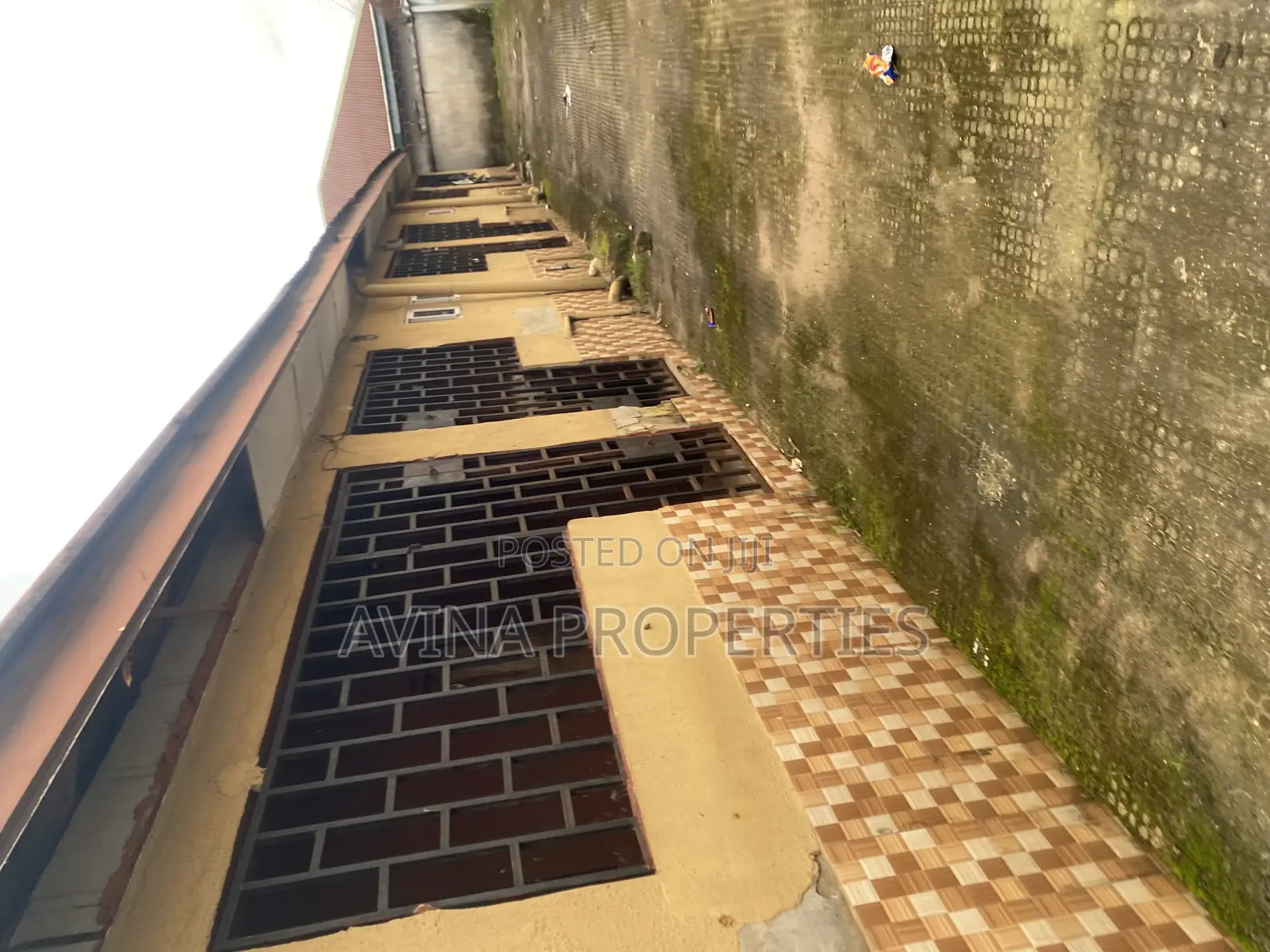 A Bungalow of 12 Rooms Hostel for Sale T Futo Owerri in Owerri