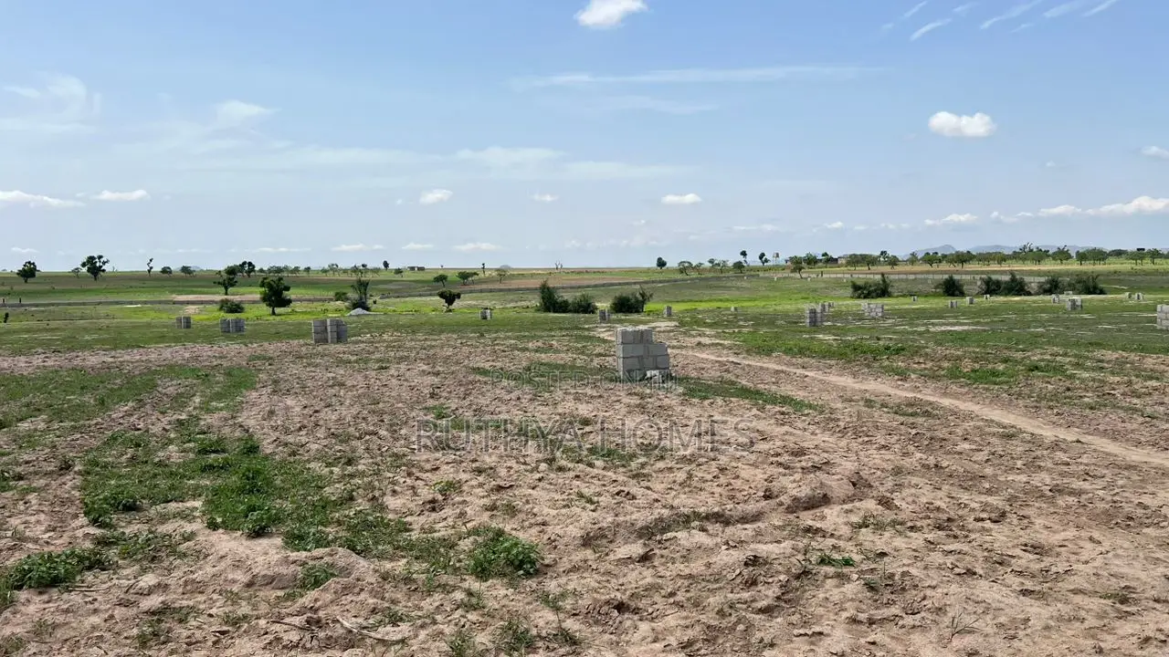 Land For Sale With Cof O In Ogbor Hill Aba in Aba North