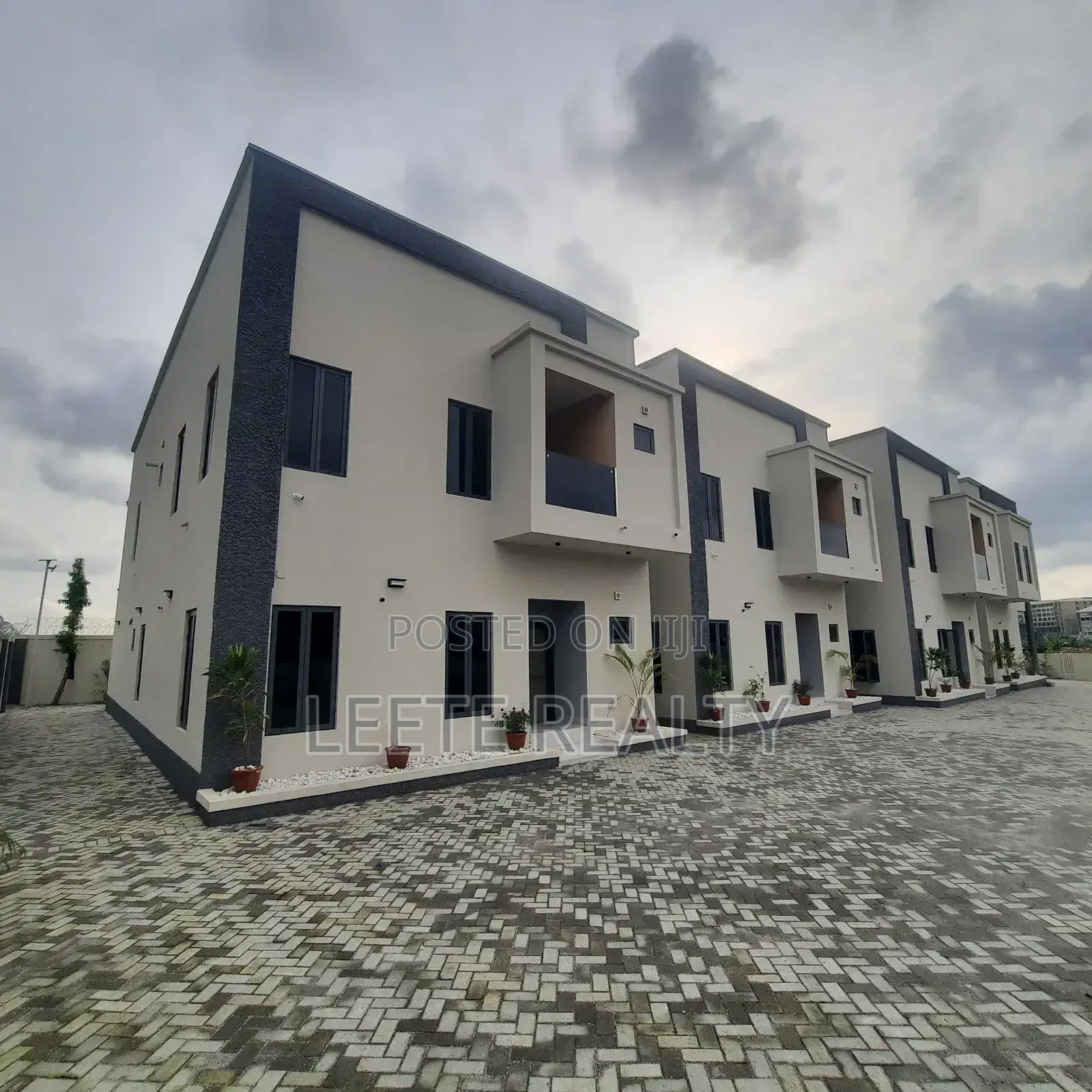 5bdrm Townhouse/Terrace in Kado for sale in Kado