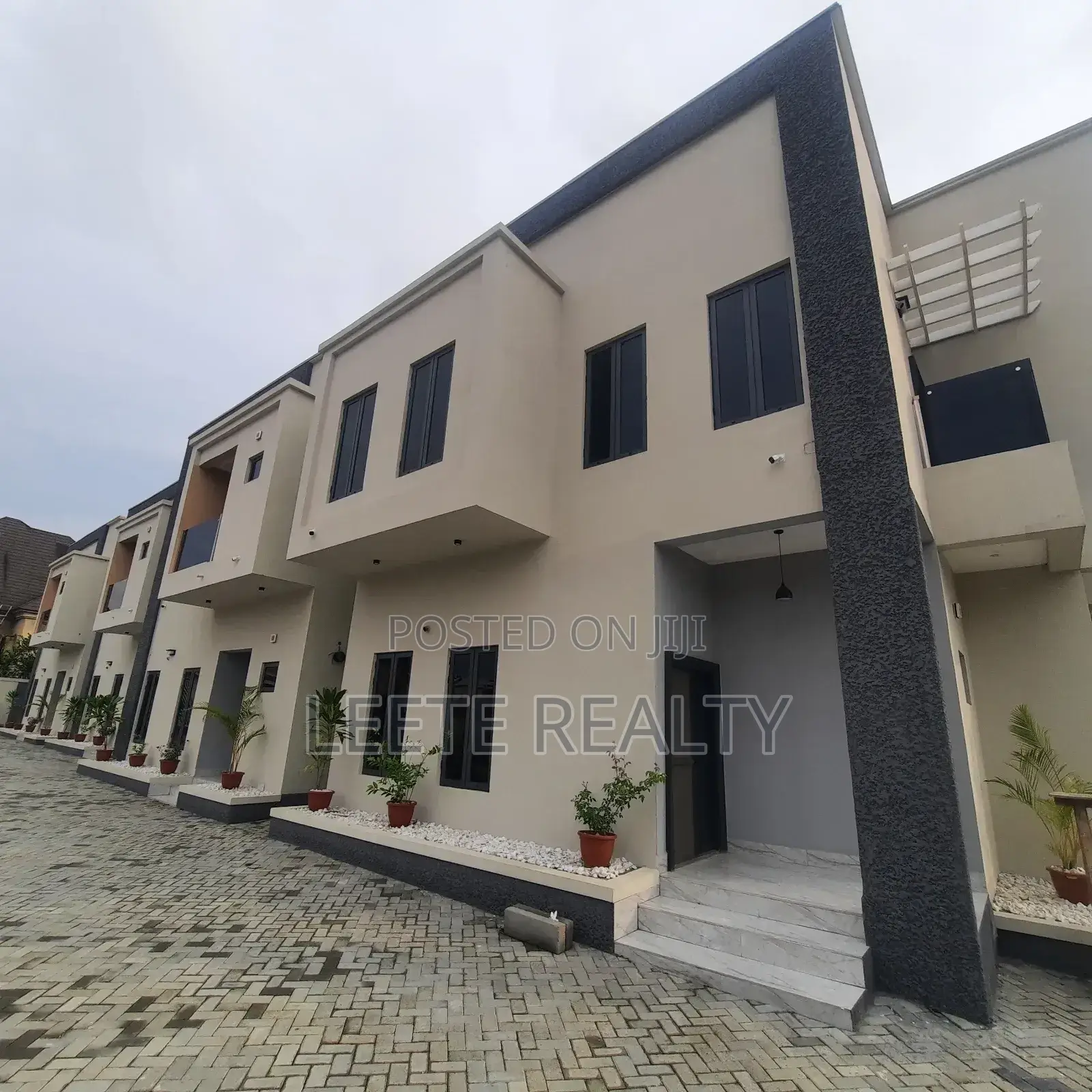 5bdrm Townhouse/Terrace in Kado for sale in Kado