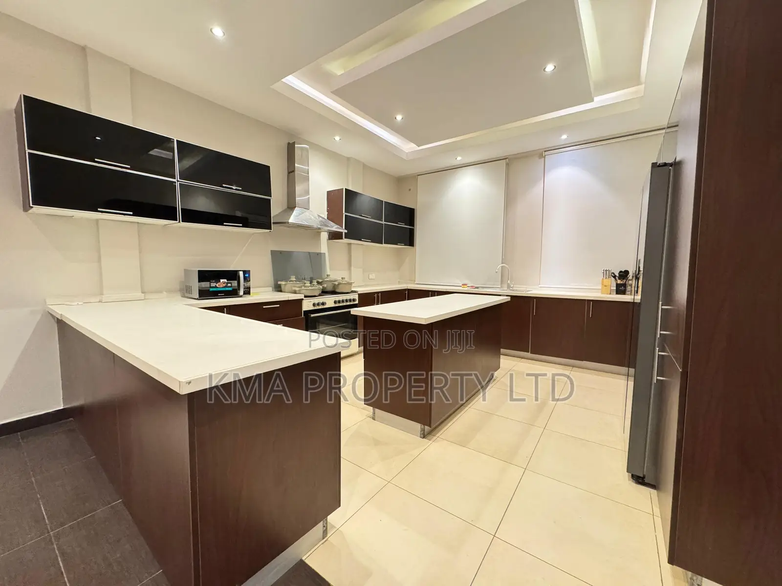 Luxurious 2 Bedroom Penthouse With Pool Gym and Ps5 in Victoria Island