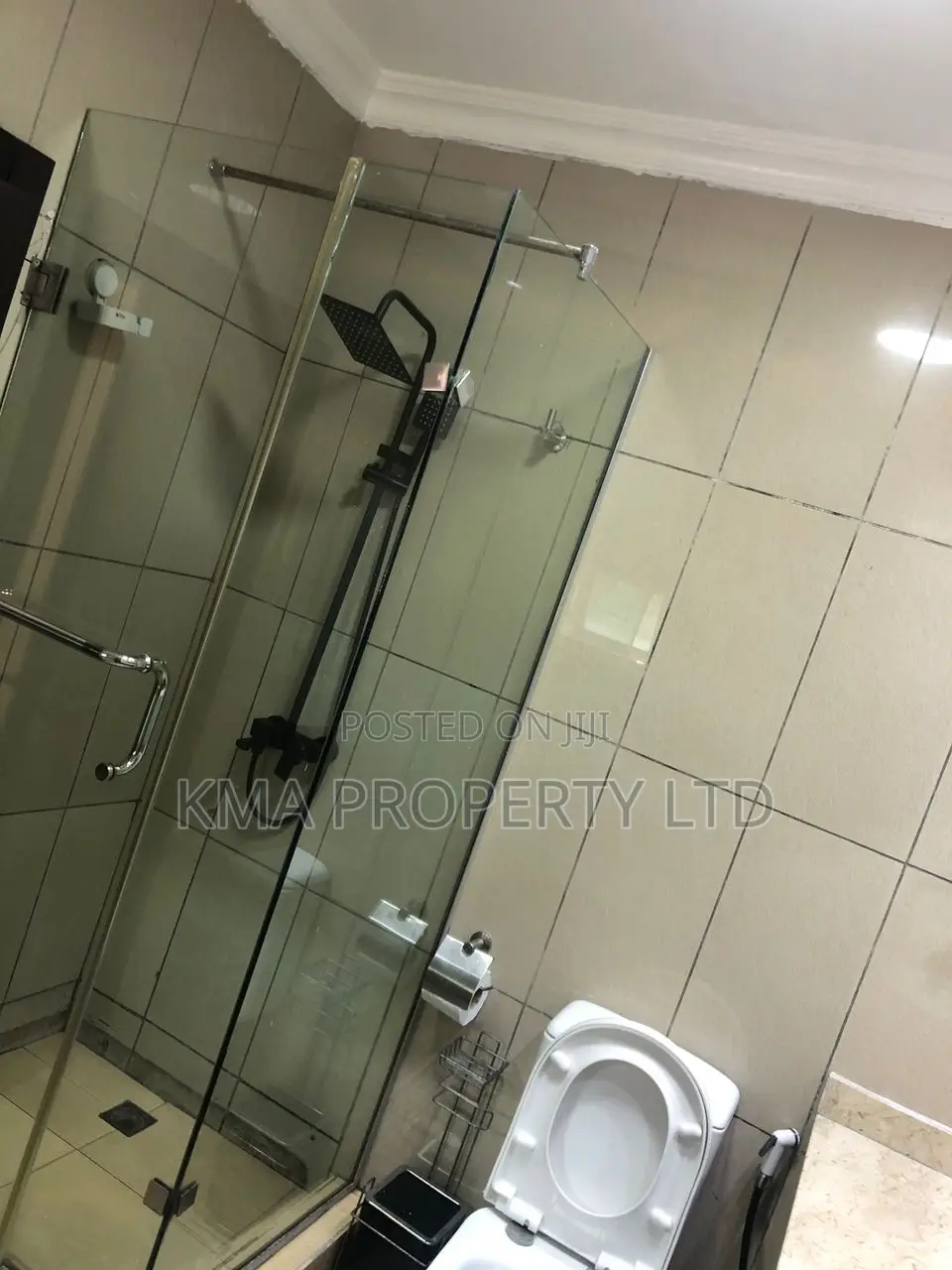 2 Units of Luxuruous 2/3 Bedrooms Apartment With Snooker and Ps5 in Chevron