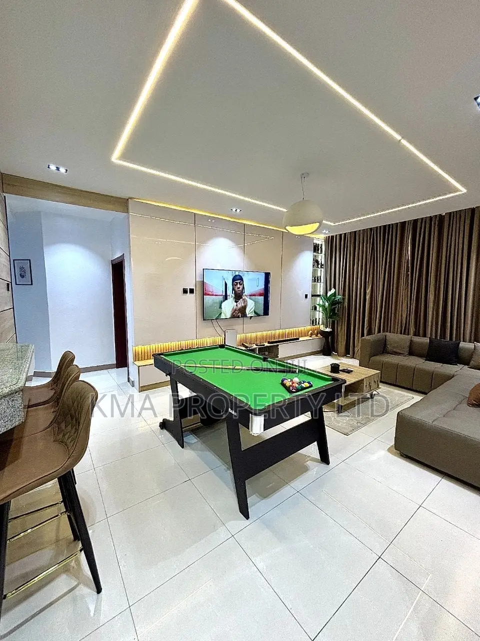 2 Units of Luxuruous 2/3 Bedrooms Apartment With Snooker and Ps5 in Chevron