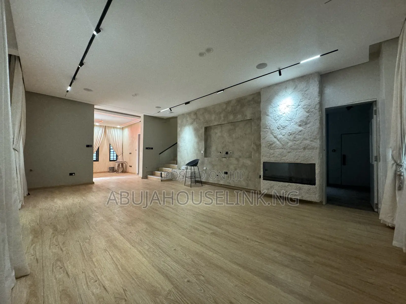 5bdrm Duplex in Guzape Main Abuja for sale in Guzape District