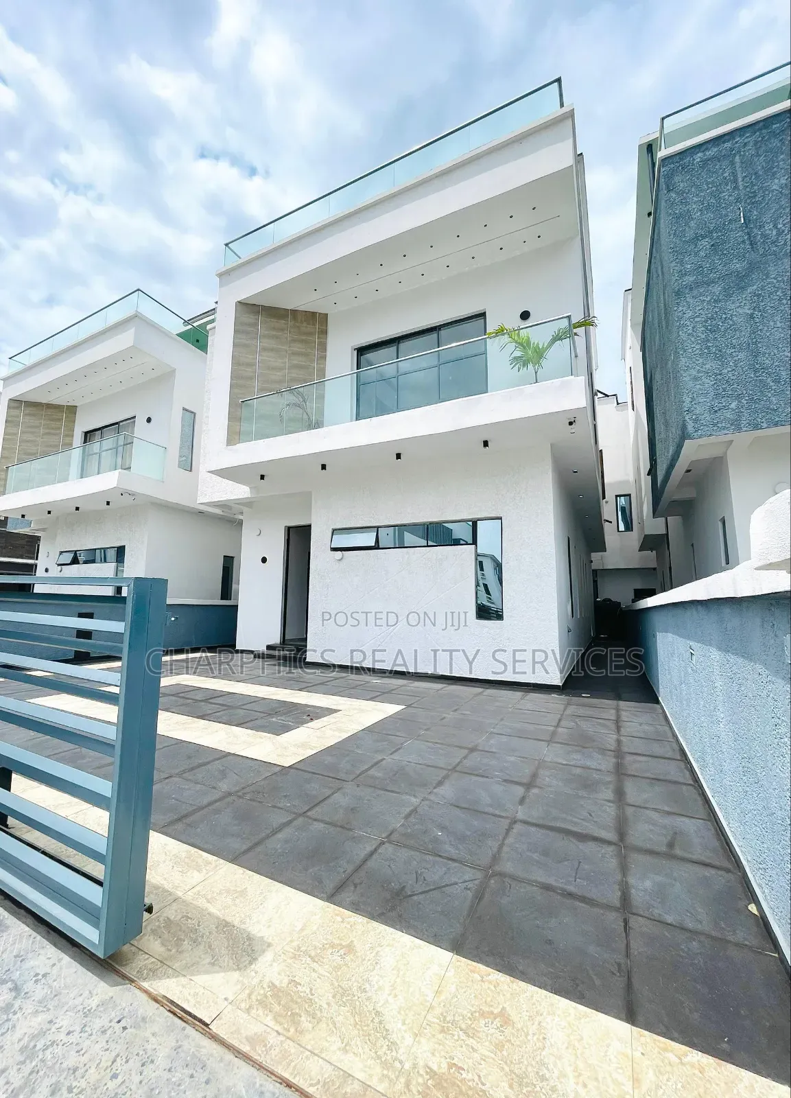 5bdrm Duplex in Osapa london for sale in Osapa london