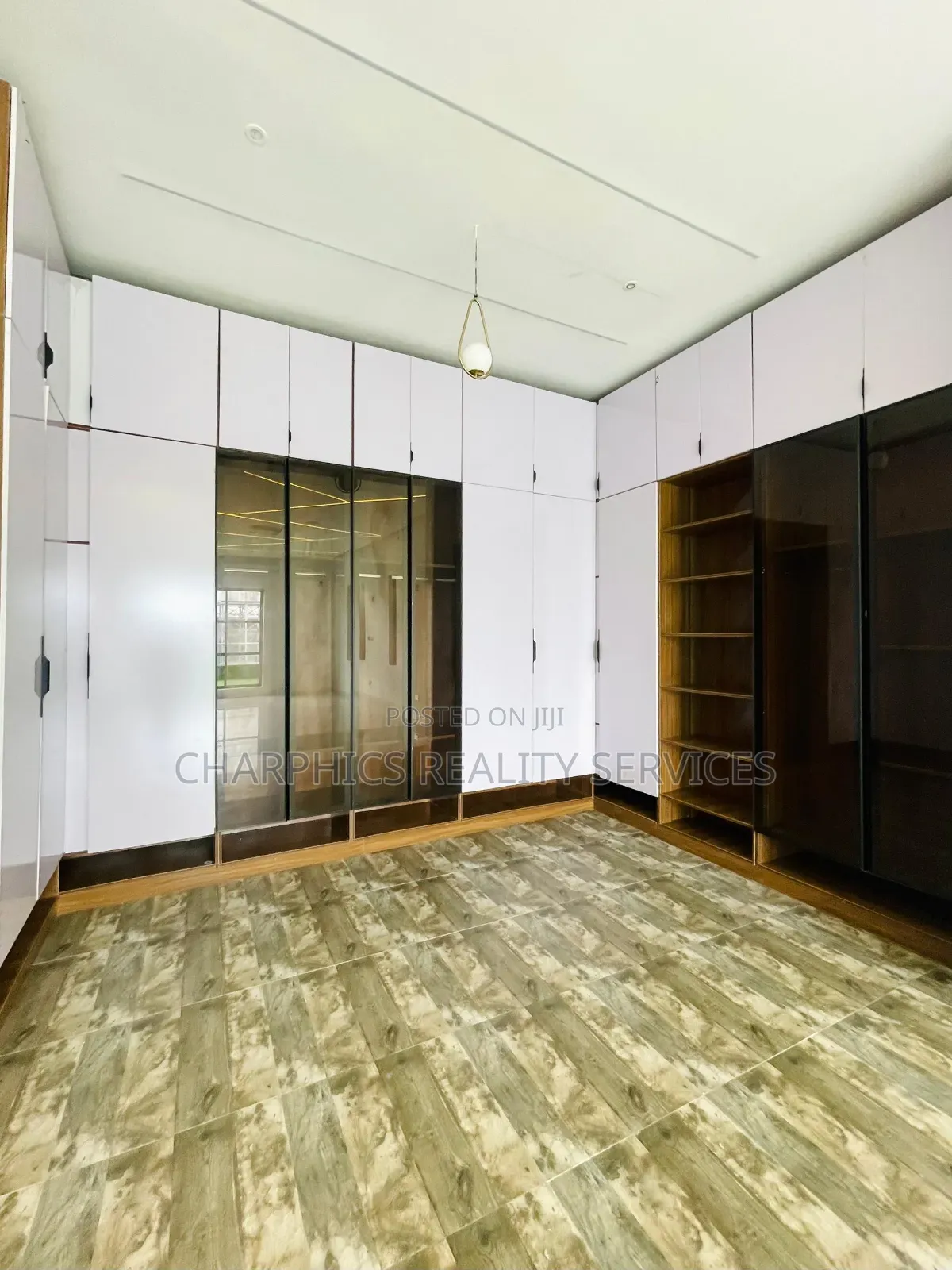 5bdrm Duplex in Osapa london for sale in Osapa london