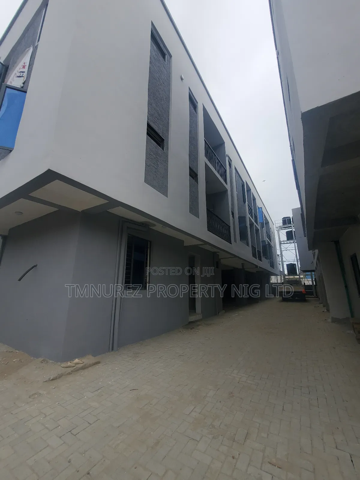 1bdrm Apartment in Ologolo, Lekki for sale in Lekki