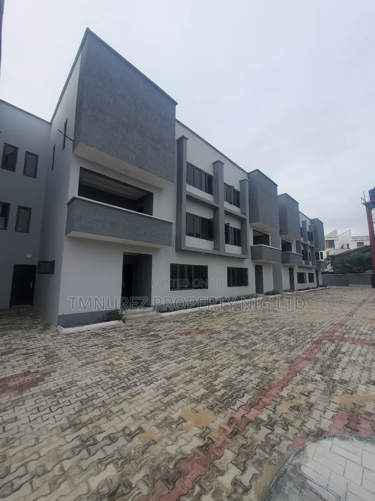 4bdrm Duplex in Ologolo Lekki for sale in Lekki