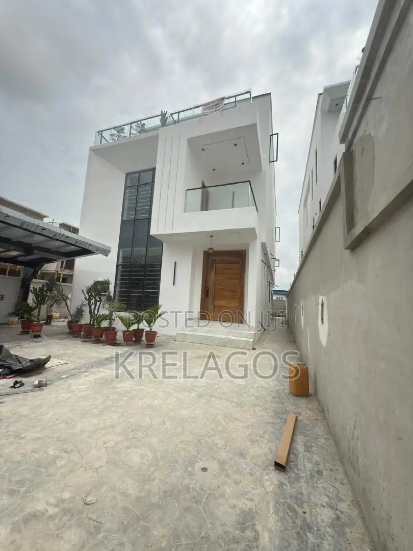 5bdrm Duplex in Chevron for sale in Chevron