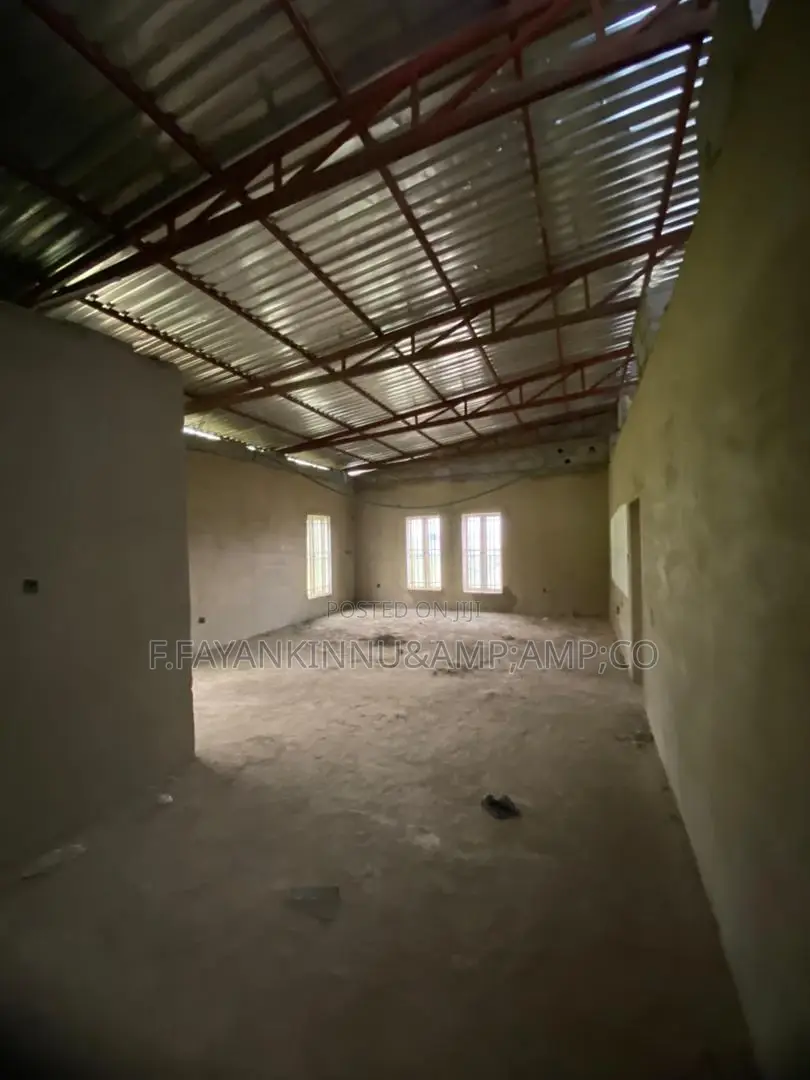 6bdrm Duplex in Apo District for sale in Apo District