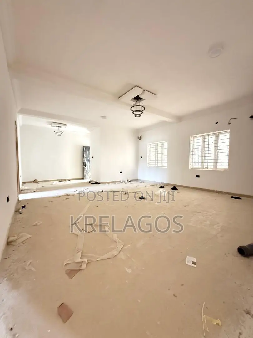 3bdrm Apartment in Ikota for sale in Ikota