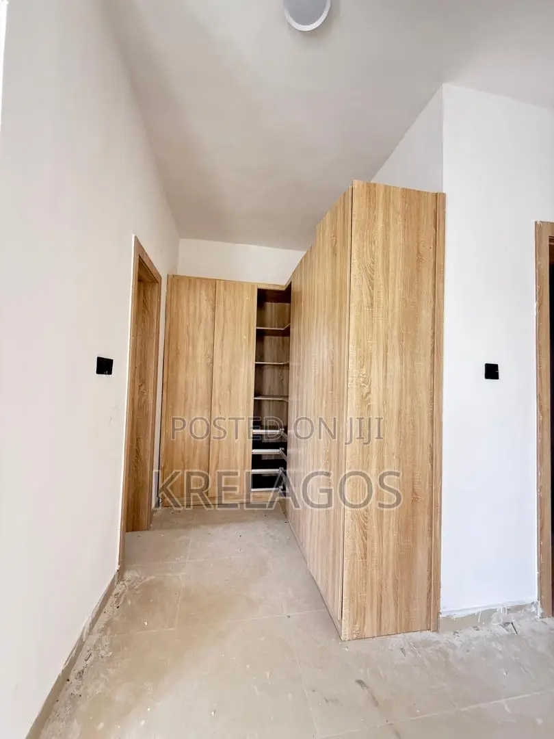 3bdrm Apartment in Ikota for sale in Ikota