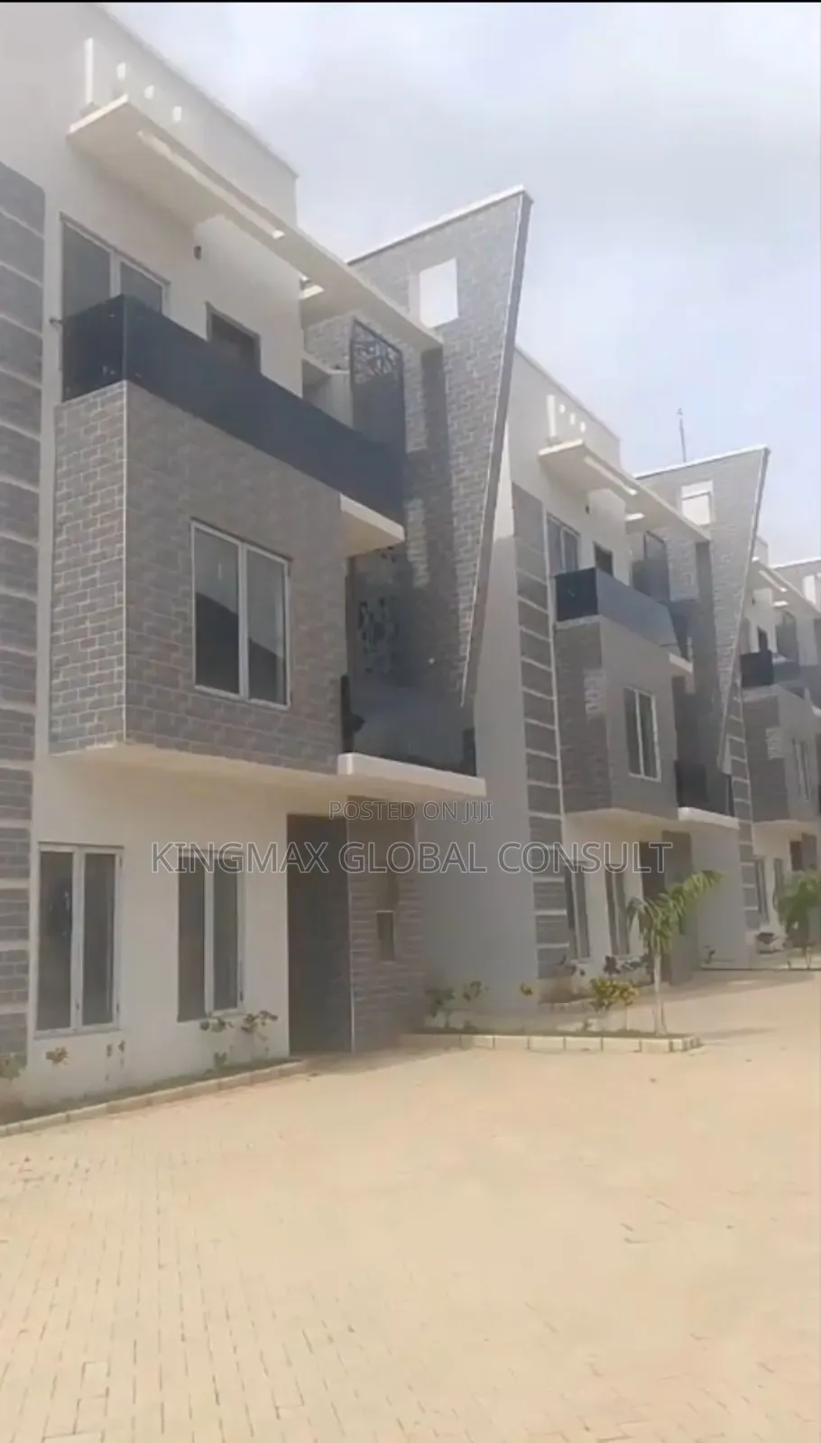 4bdrm Duplex in Guzape Main Abuja for sale in Guzape District