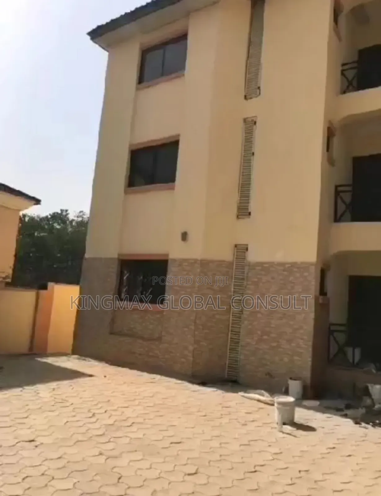 3bdrm Block of Flats in Area 1 Abuja for sale in Area 1