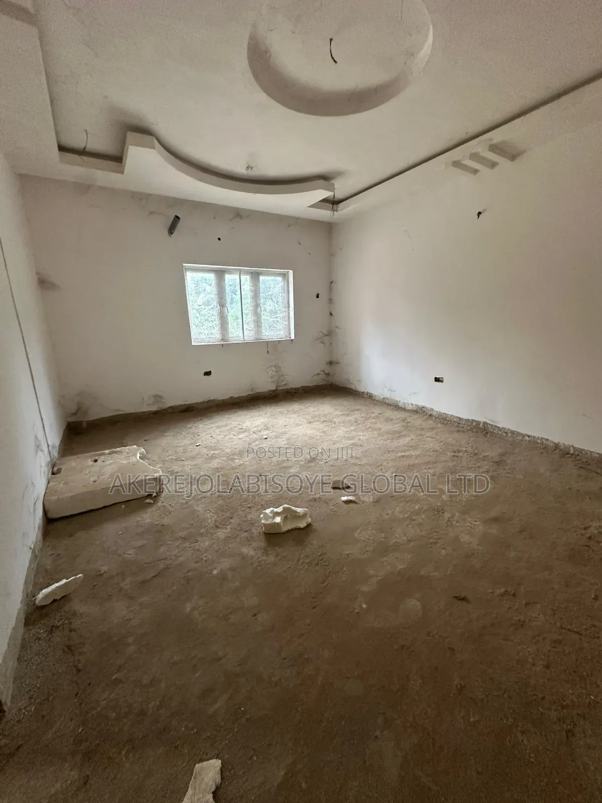 4bdrm Townhouse/Terrace in Close To Catholic for sale in Life Camp