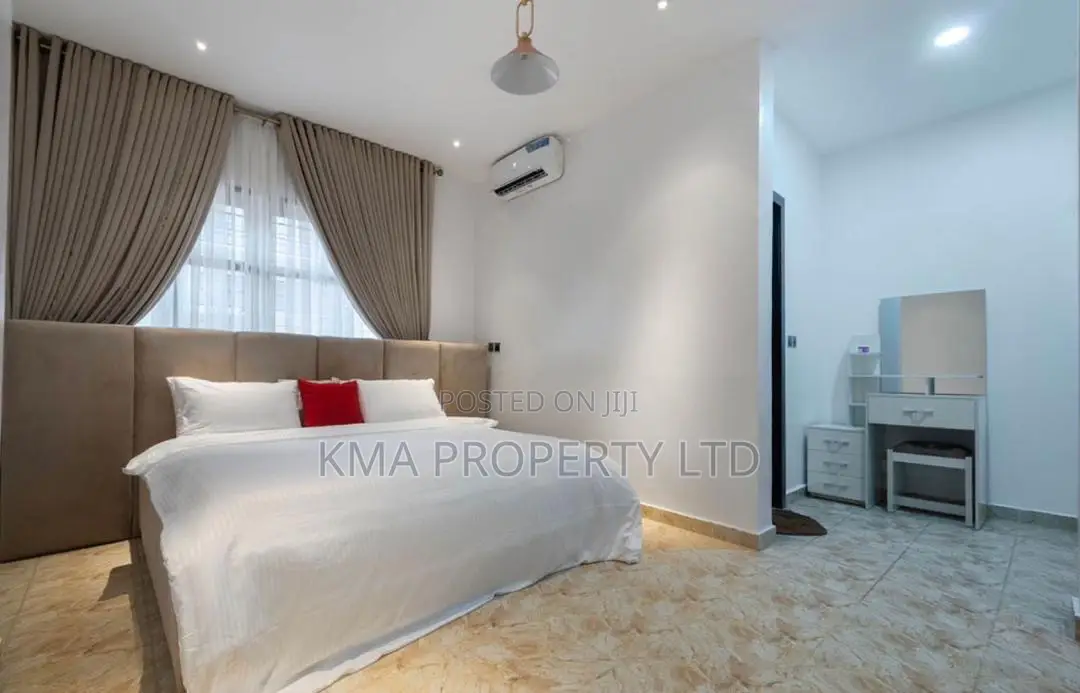 Beautifully Furnished 2 Bedroom Apartment With Ps4 and Snooker in Lekki Phase 1