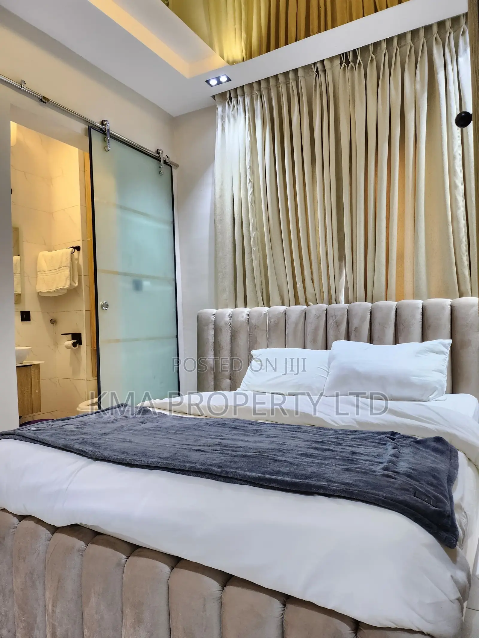 Luxury 1 Bedroom Apartment With Ps5 in Ologolo
