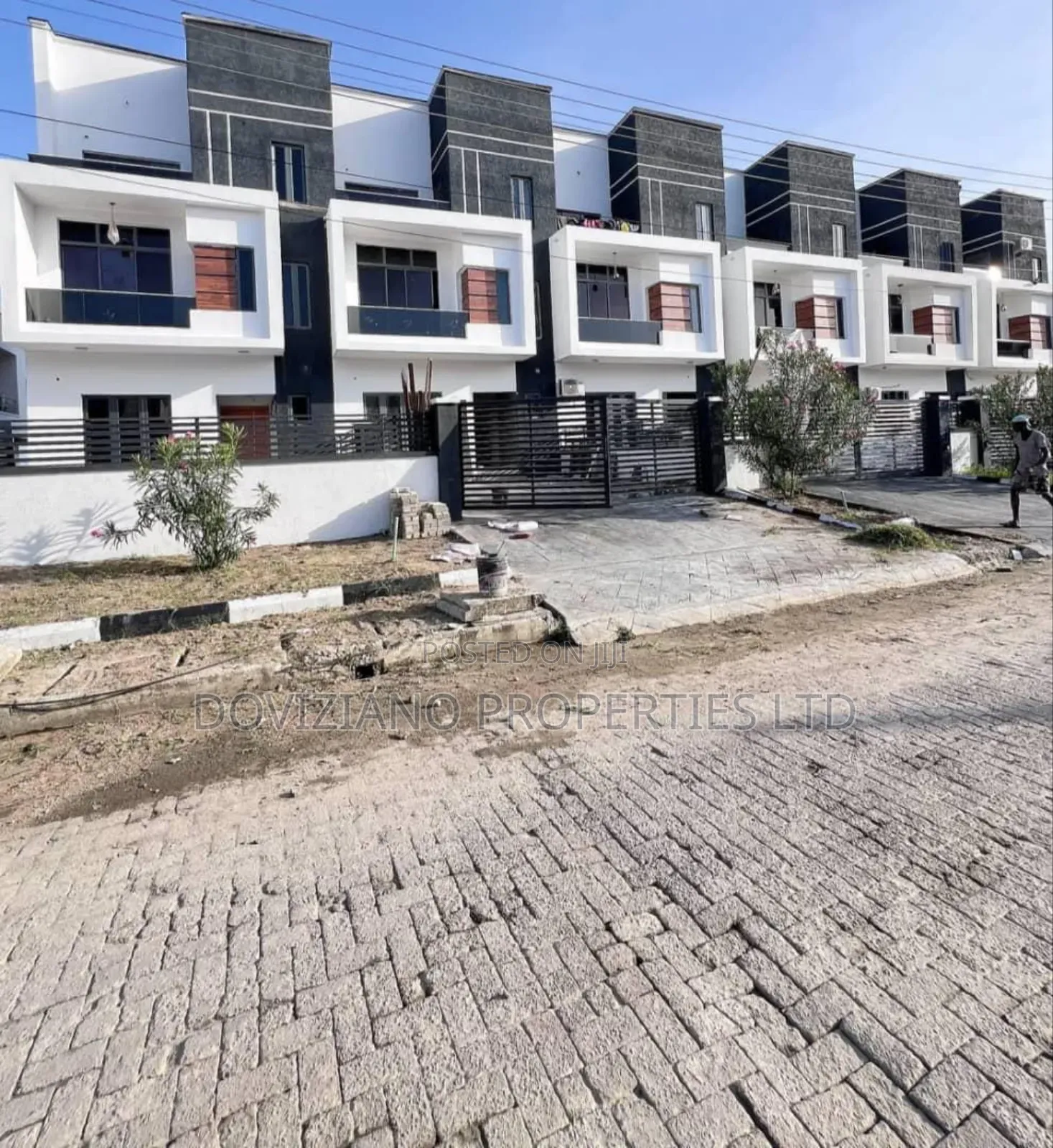 6bdrm Townhouse/Terrace in Lekki for sale in Lekki