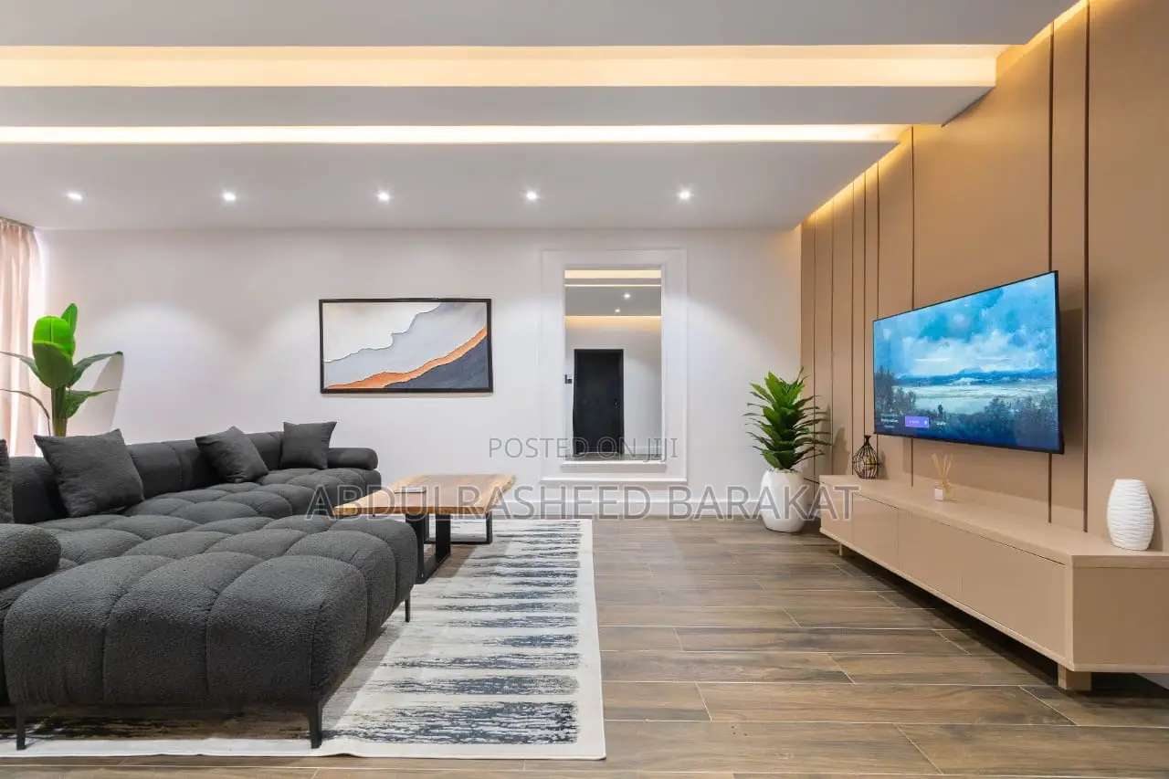 Very Spacious Brand New Luxury One Bedroom Apartment With Pool Gym in Lekki Phase 1