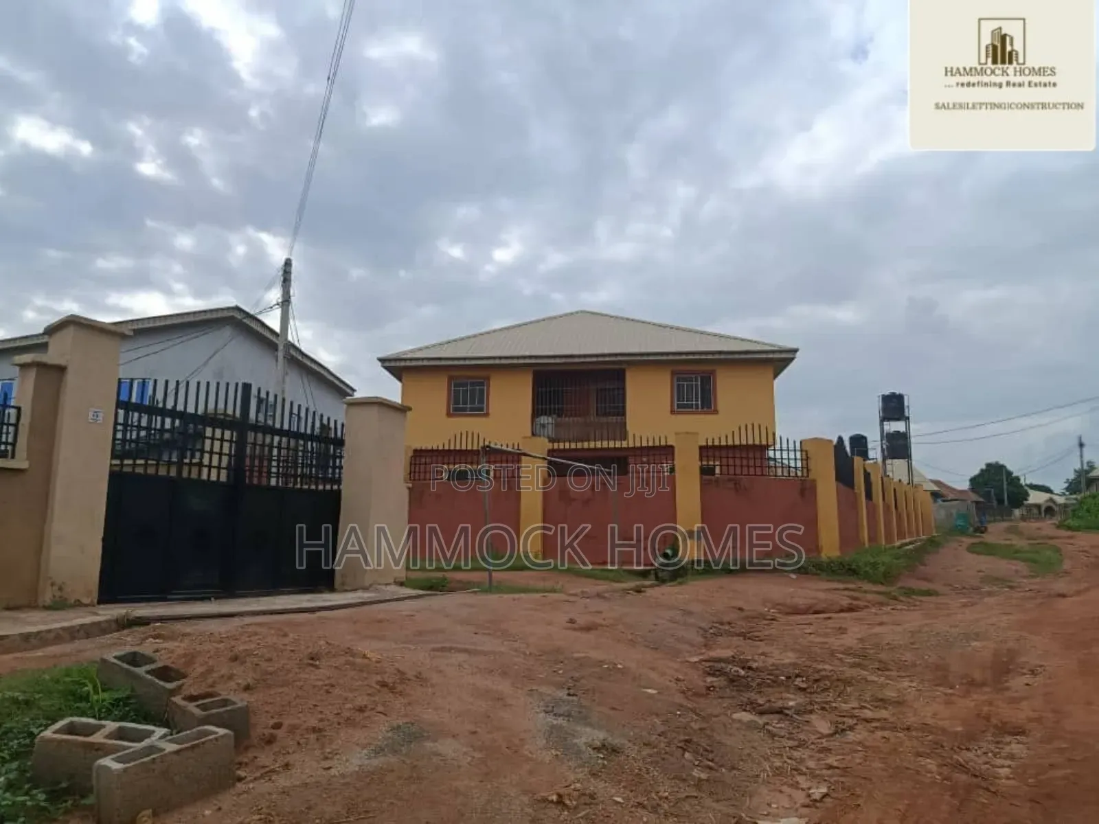 12bdrm Block of Flats in Ologbo Estate, Ologuneru for sale in Ologuneru