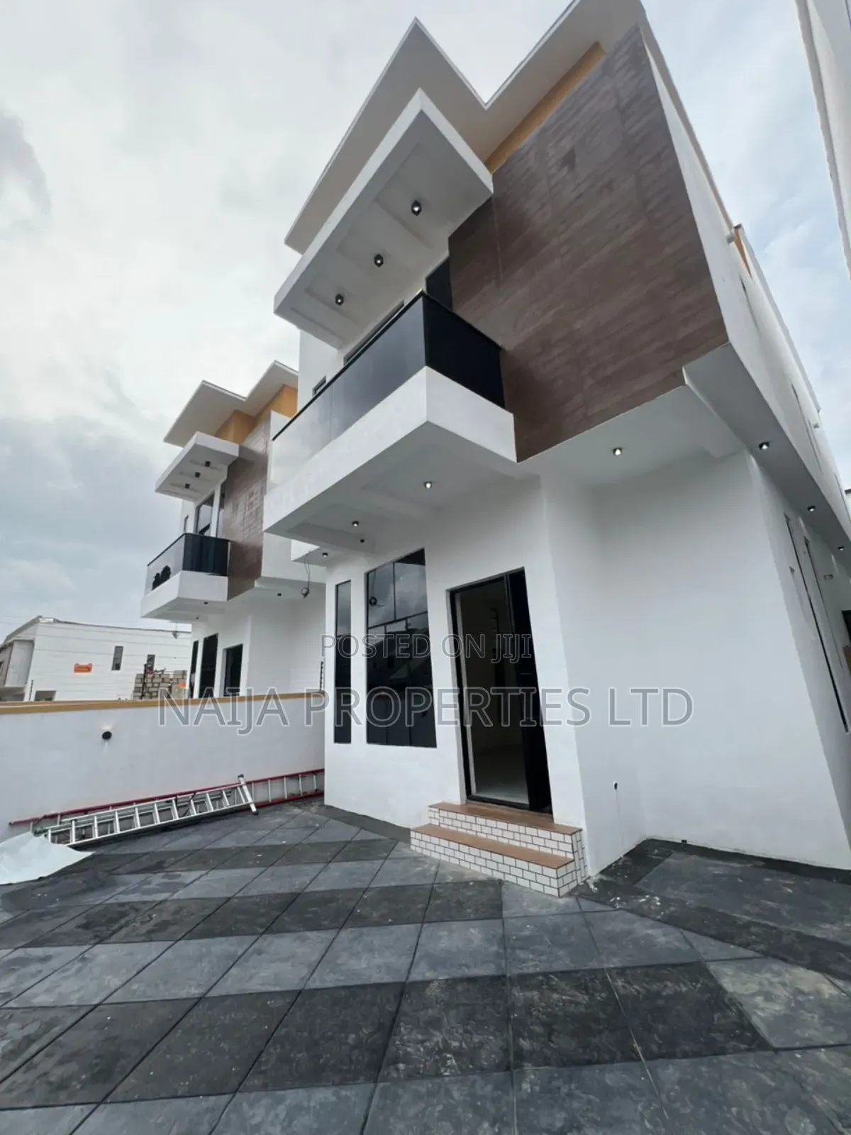 4bdrm Duplex in Lbs, Sangotedo for sale in Sangotedo