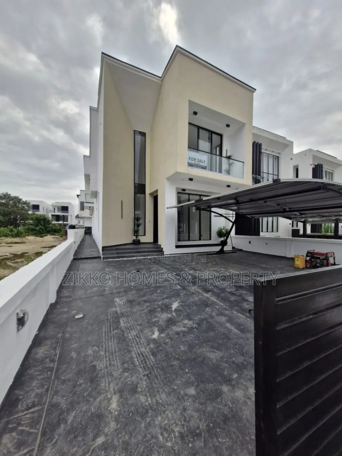 5bdrm Duplex in Megamound, Lekki for sale in Lekki