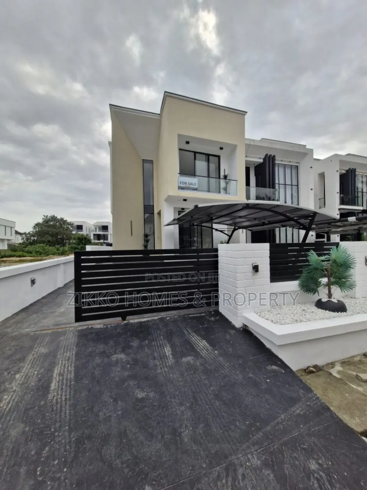 5bdrm Duplex in Megamound, Lekki for sale in Lekki