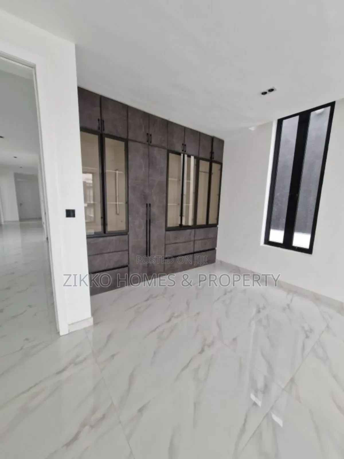 5bdrm Duplex in Megamound, Lekki for sale in Lekki
