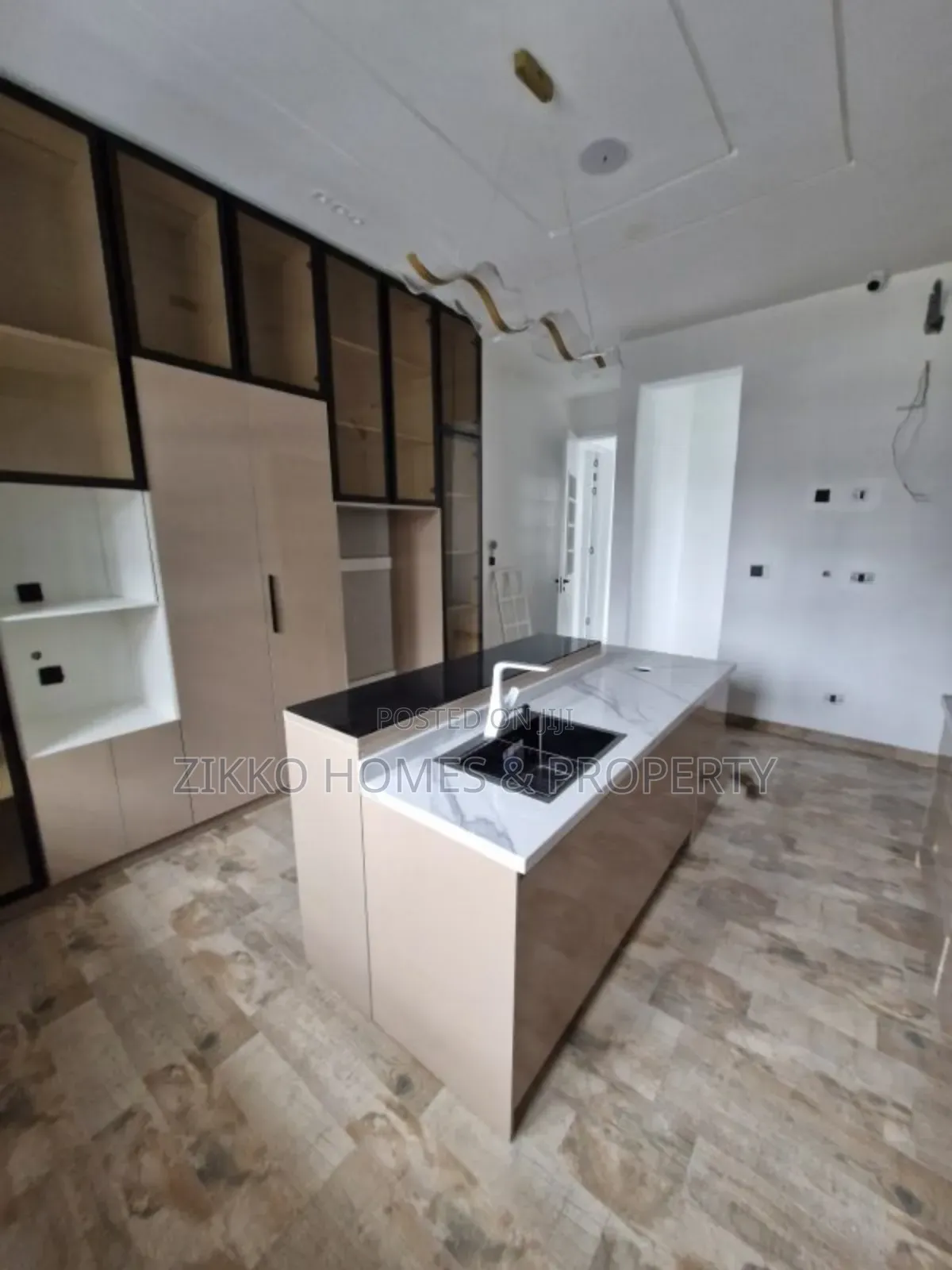 5bdrm Duplex in Megamound, Lekki for sale in Lekki