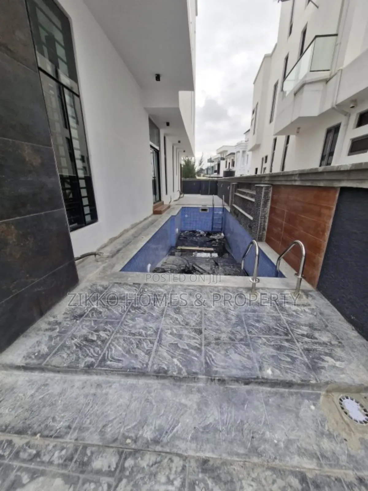 5bdrm Duplex in Megamound, Lekki for sale in Lekki