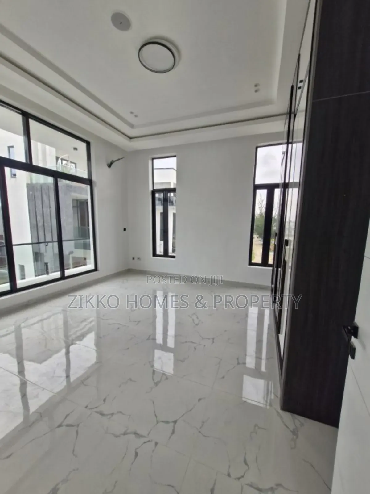 5bdrm Duplex in Megamound, Lekki for sale in Lekki