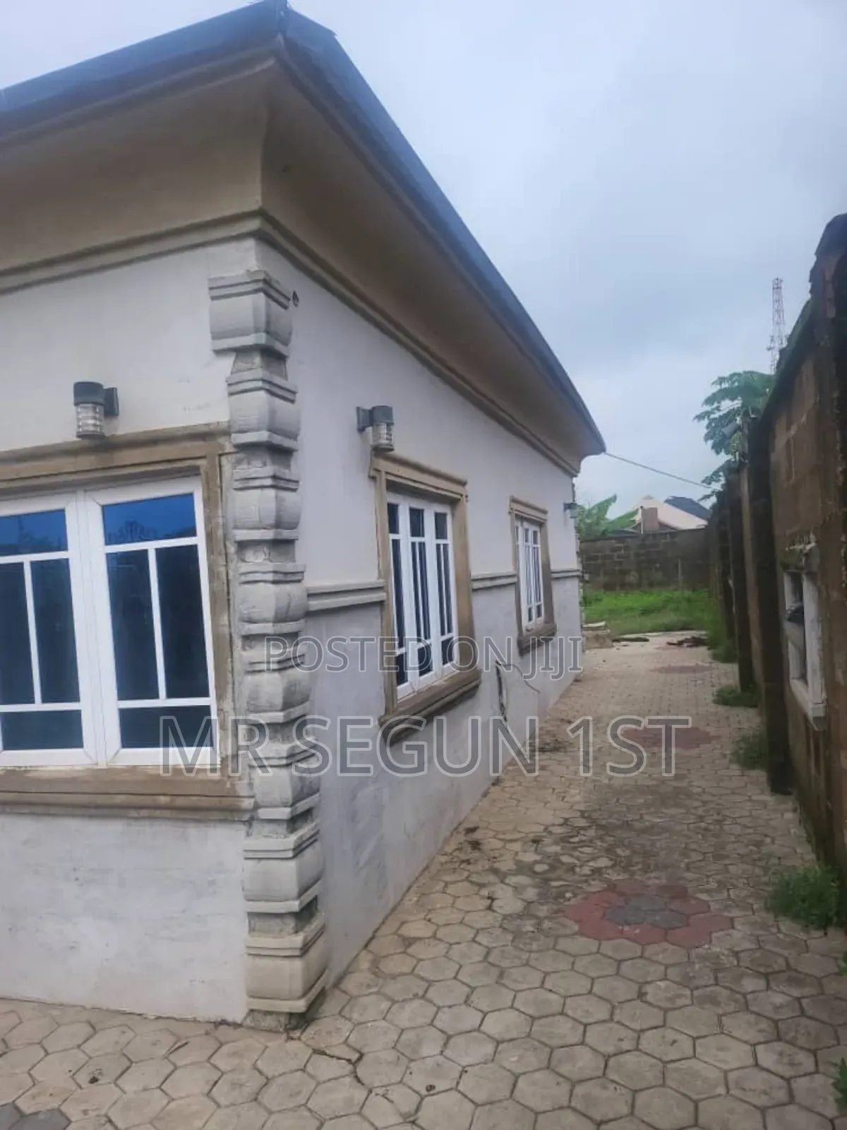 Furnished 3bdrm Bungalow in Favour Estate, Apata for sale in Apata