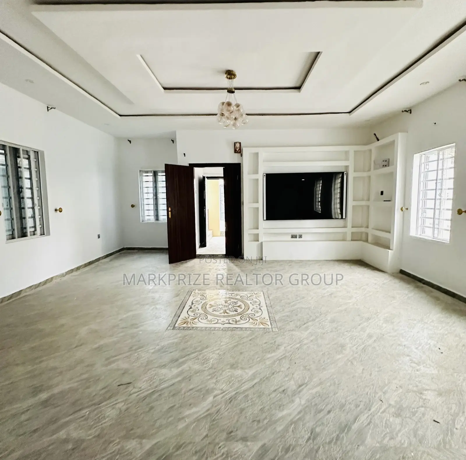 4bdrm Duplex in Agege Lagos for sale in Agege