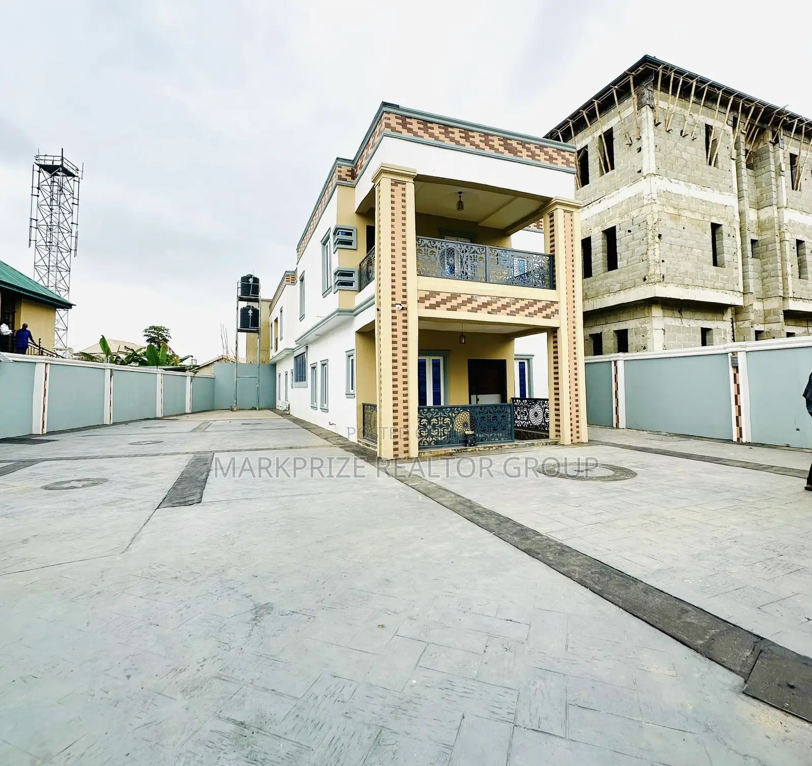 4bdrm Duplex in Agege Lagos for sale in Agege