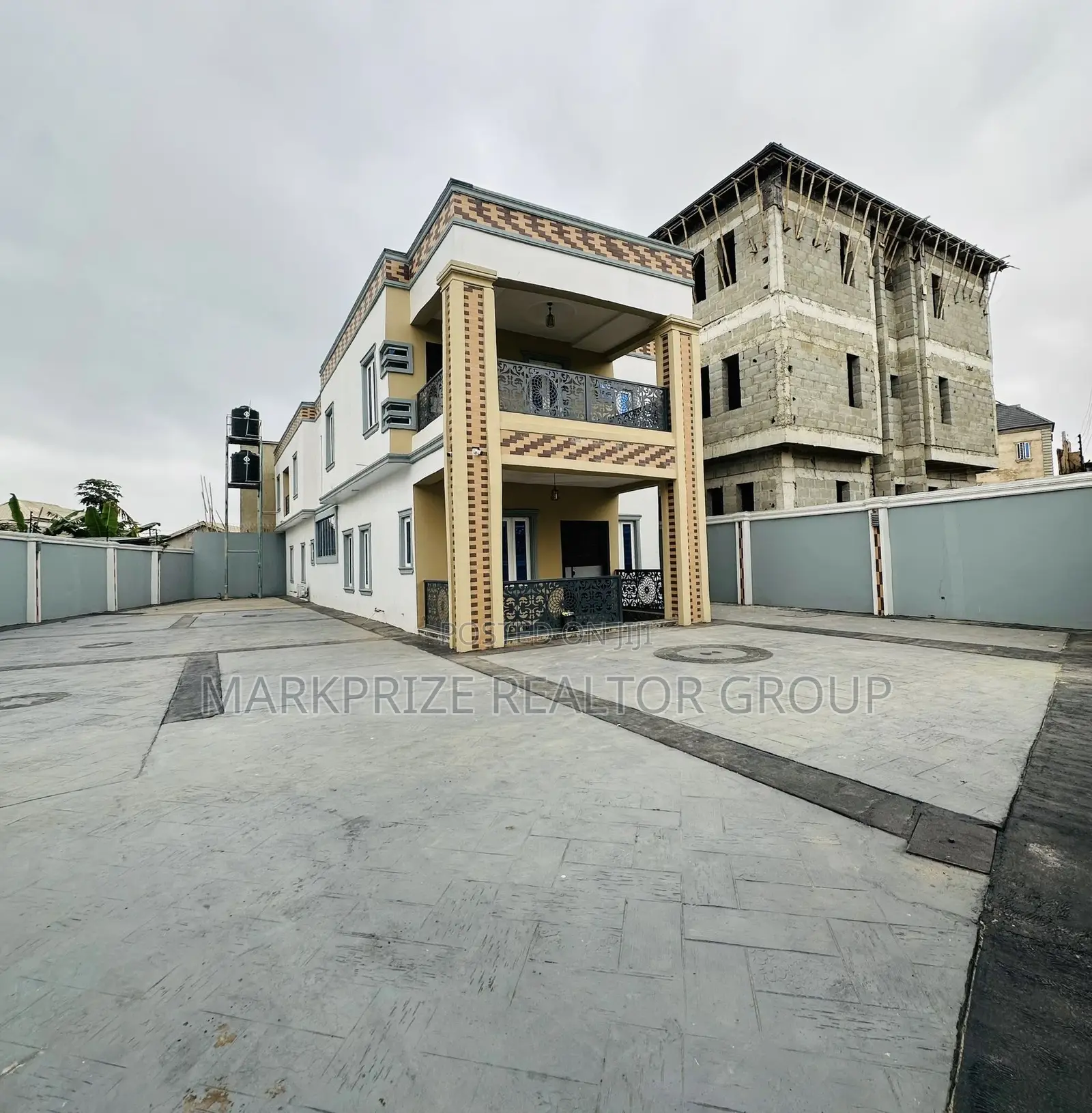4bdrm Duplex in Agege Lagos for sale in Agege