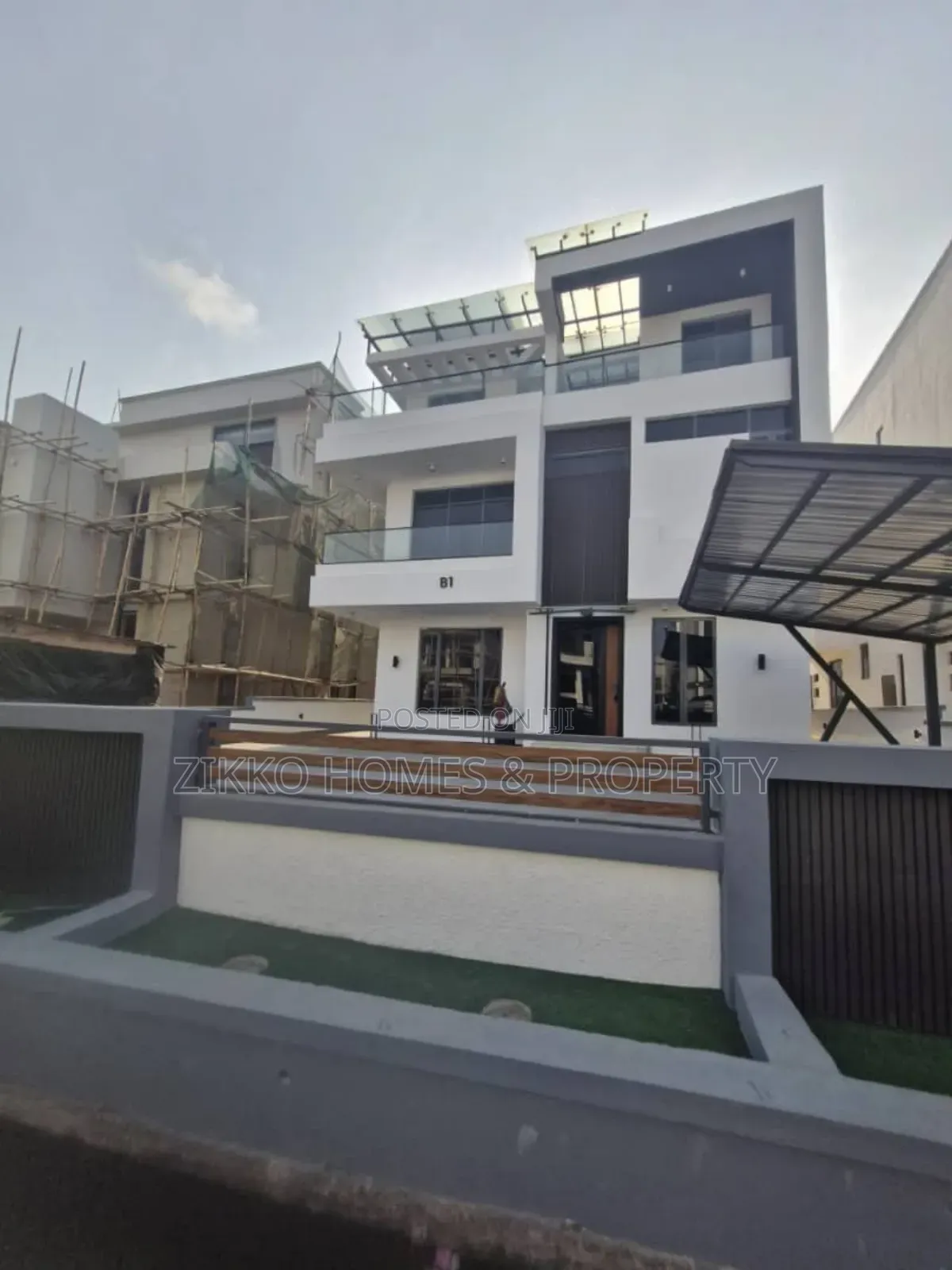 5bdrm Duplex in Megamound, Lekki for sale in Lekki