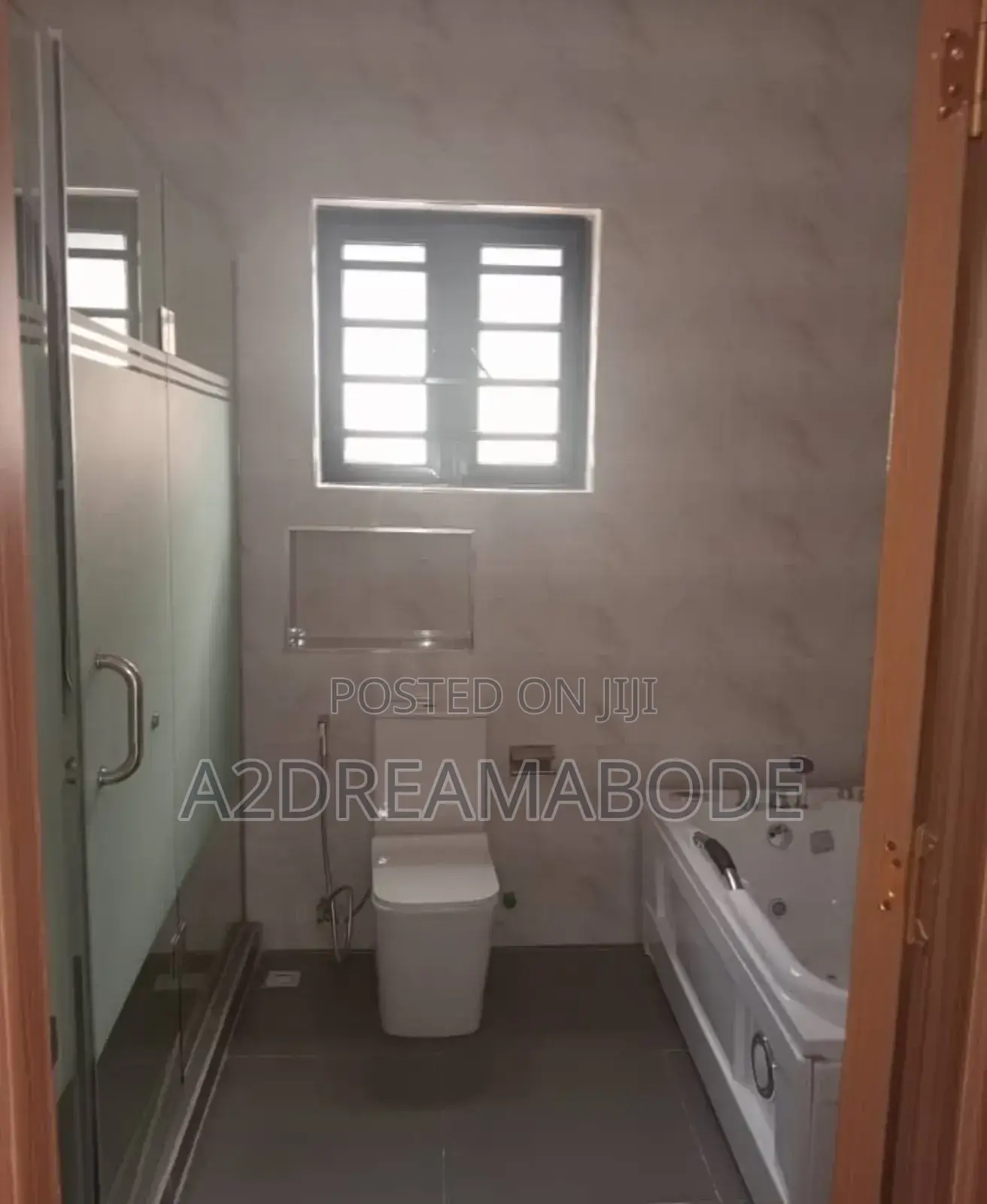 5bdrm Duplex in Omole Phase 2, Ikeja for sale in Ikeja