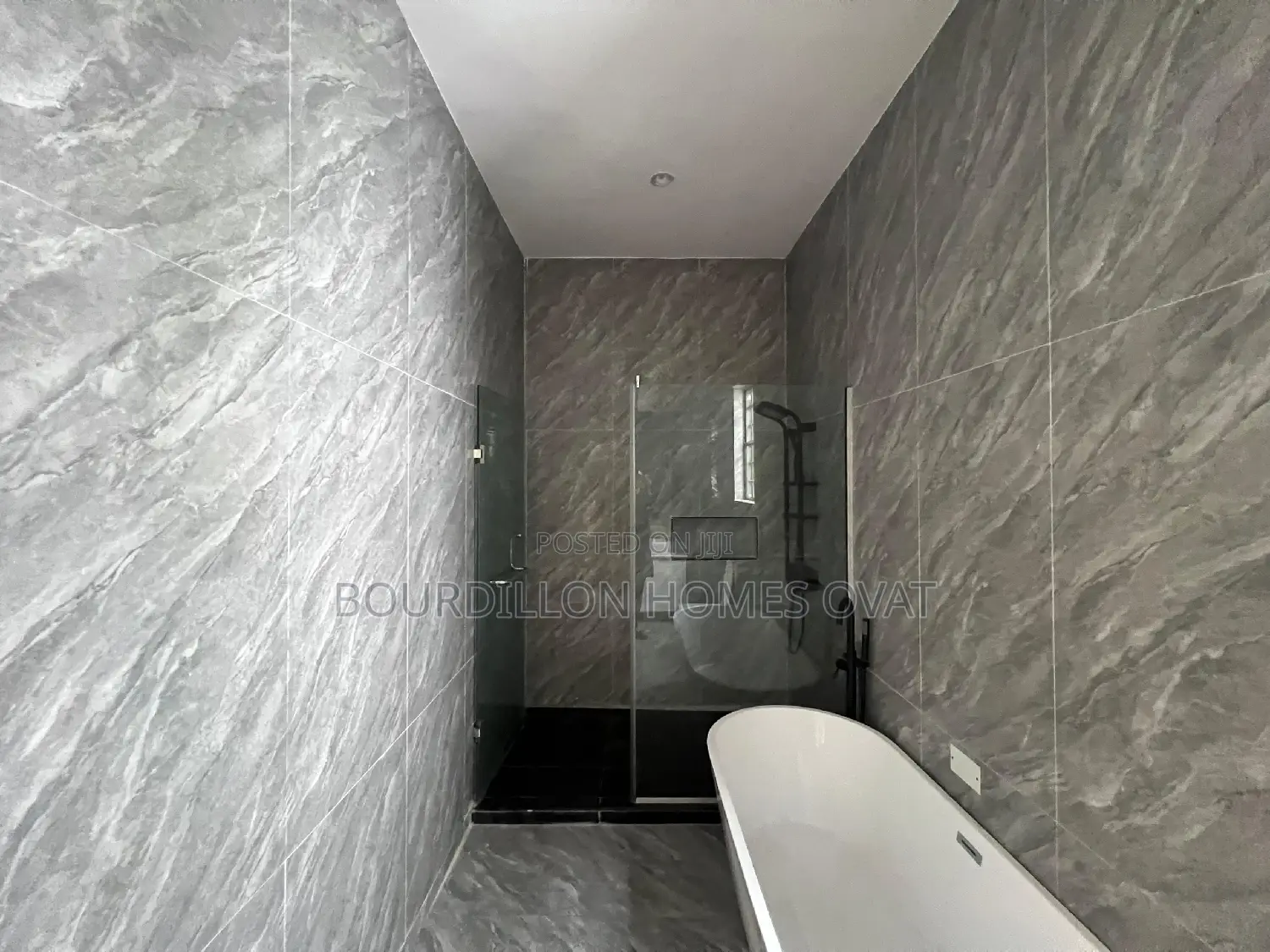 5bdrm Duplex in Ologolo for sale in Ologolo