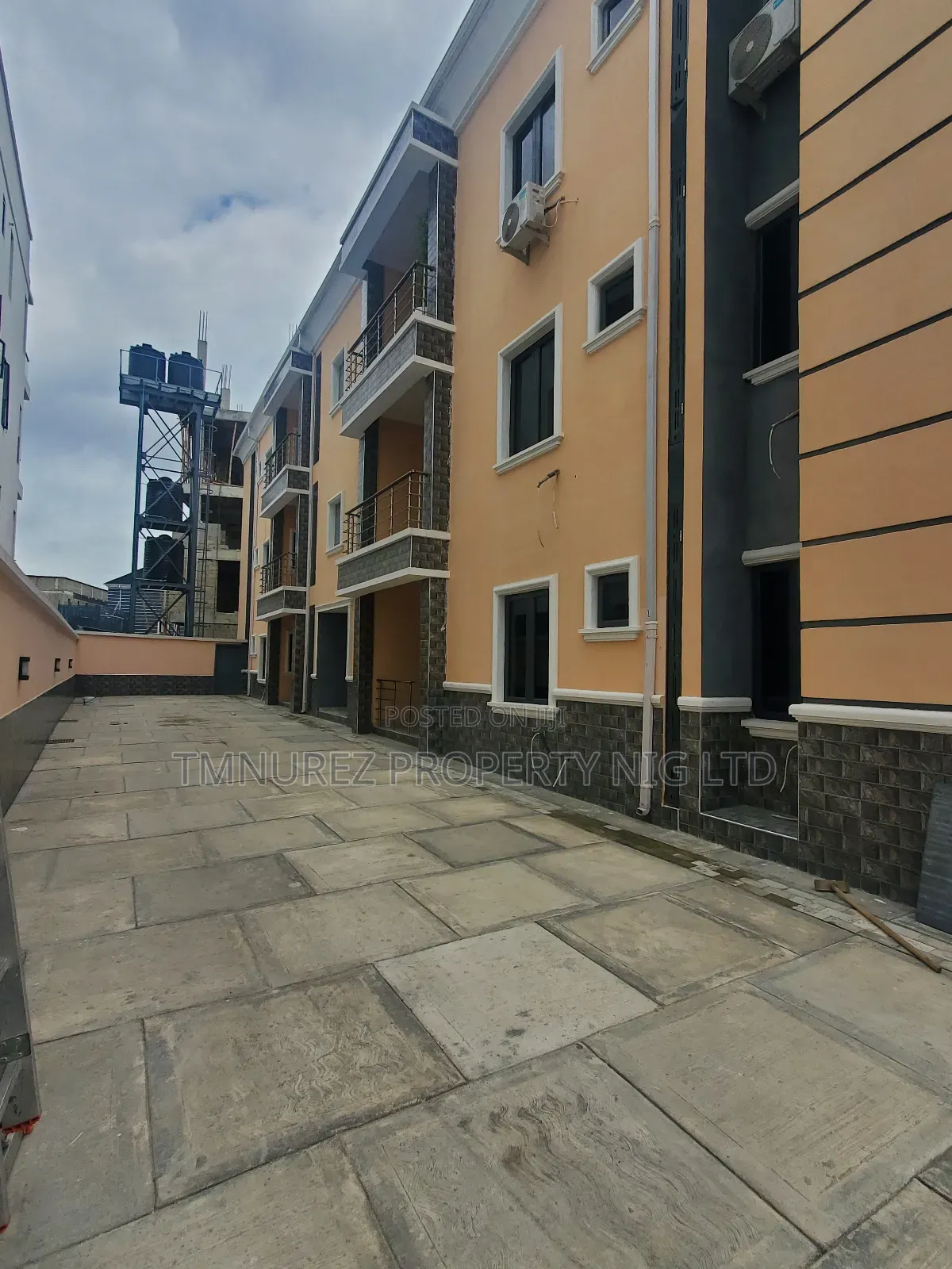 3bdrm Apartment in Lekki Phase1 for rent in Lekki